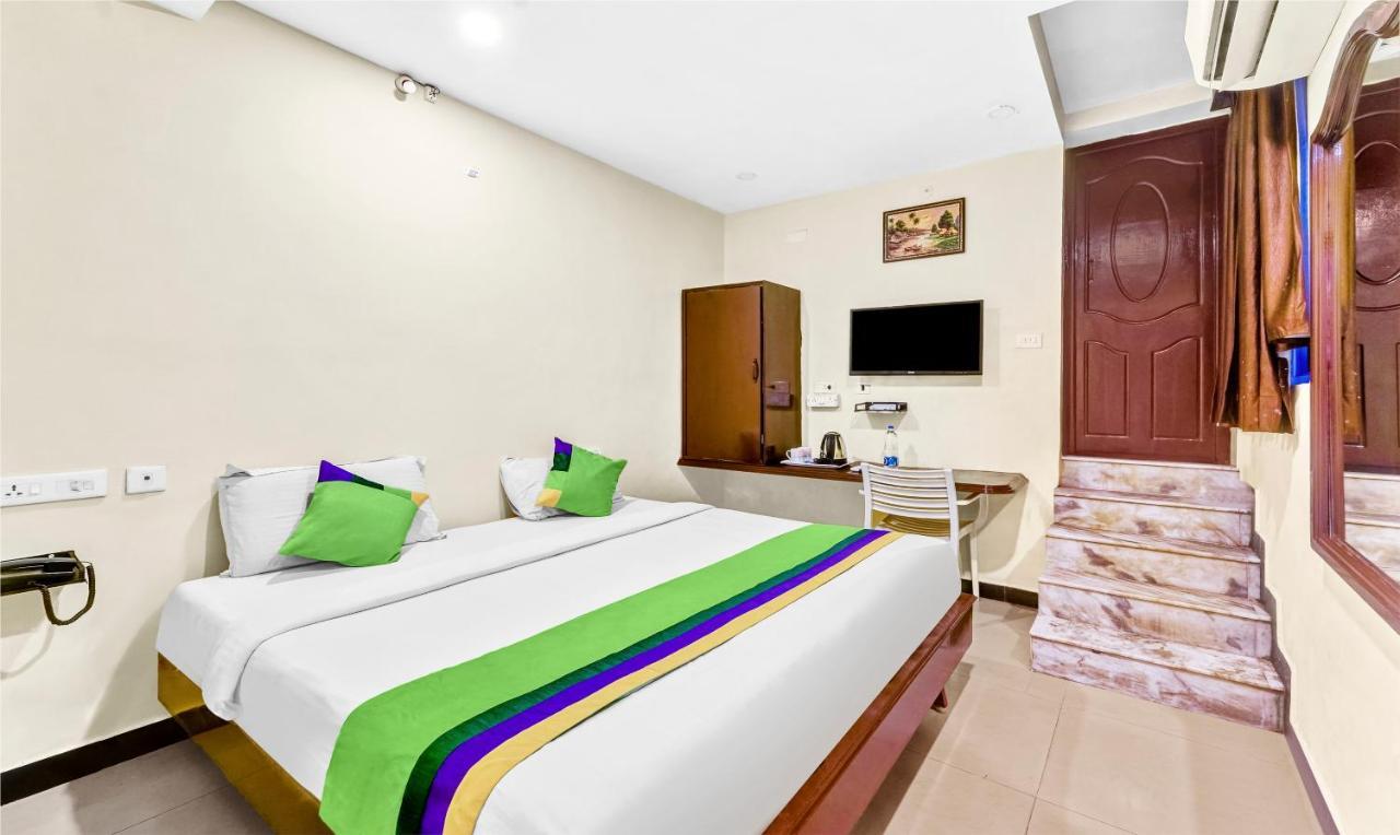Hotel Treebo B Coral, 2 Km From Promenade Beach Pondicherry Esterno foto