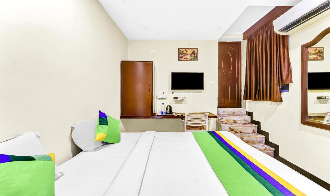 Hotel Treebo B Coral, 2 Km From Promenade Beach Pondicherry Esterno foto
