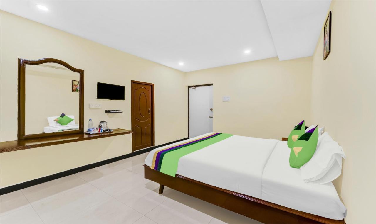Hotel Treebo B Coral, 2 Km From Promenade Beach Pondicherry Esterno foto