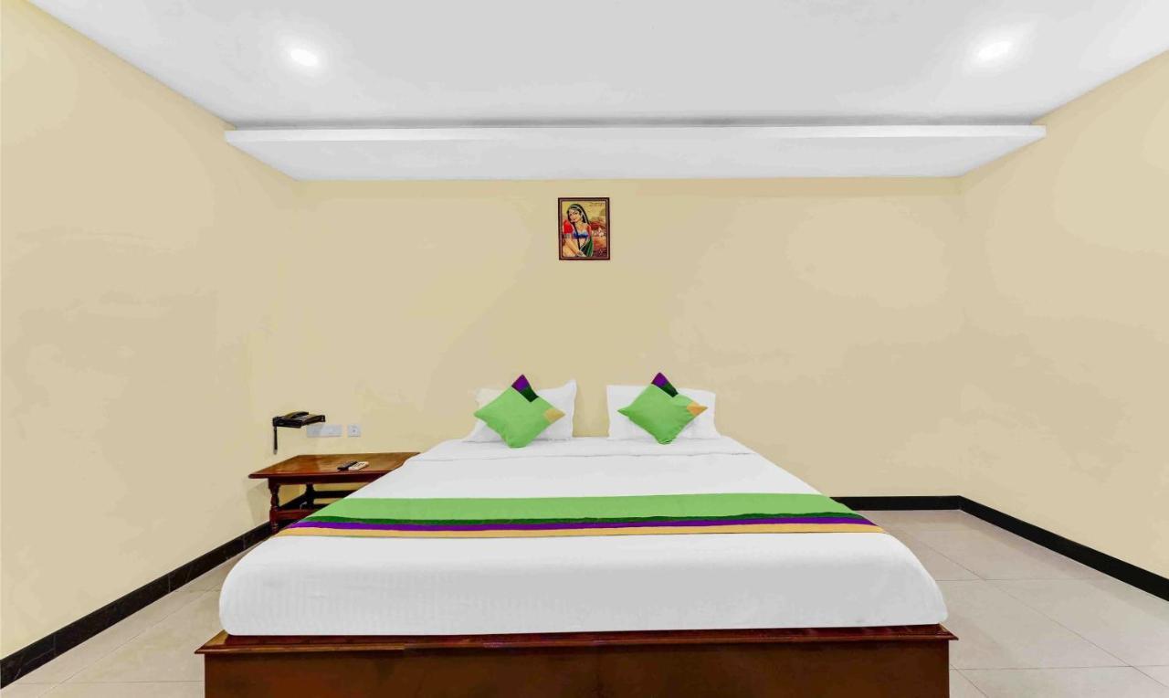 Hotel Treebo B Coral, 2 Km From Promenade Beach Pondicherry Esterno foto