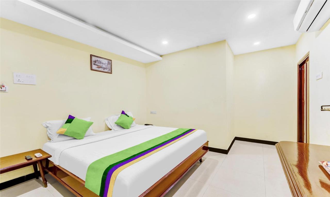 Hotel Treebo B Coral, 2 Km From Promenade Beach Pondicherry Esterno foto