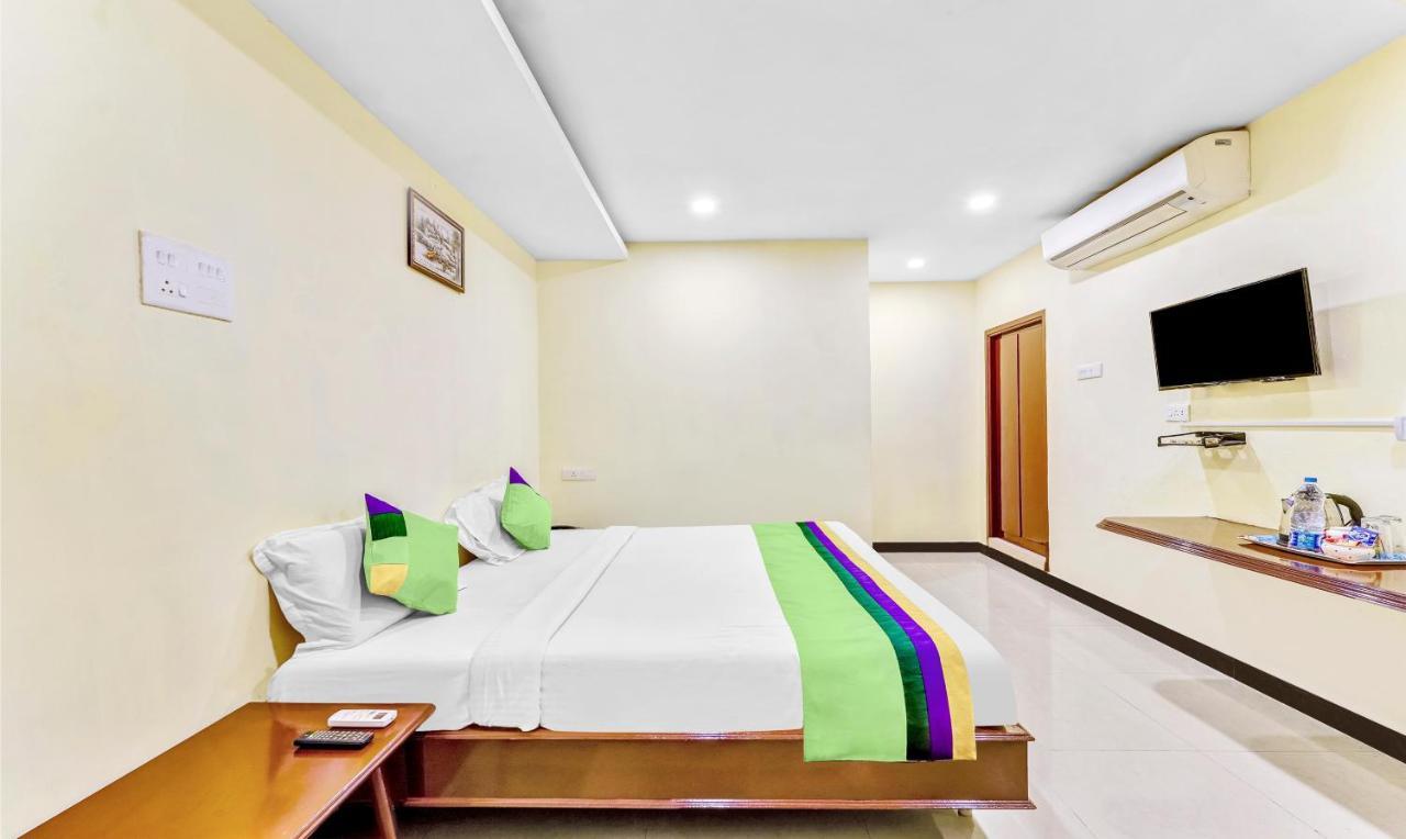 Hotel Treebo B Coral, 2 Km From Promenade Beach Pondicherry Esterno foto